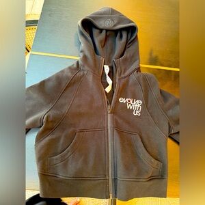 Lululemon evolus hooded zip up cropped sweatshirt